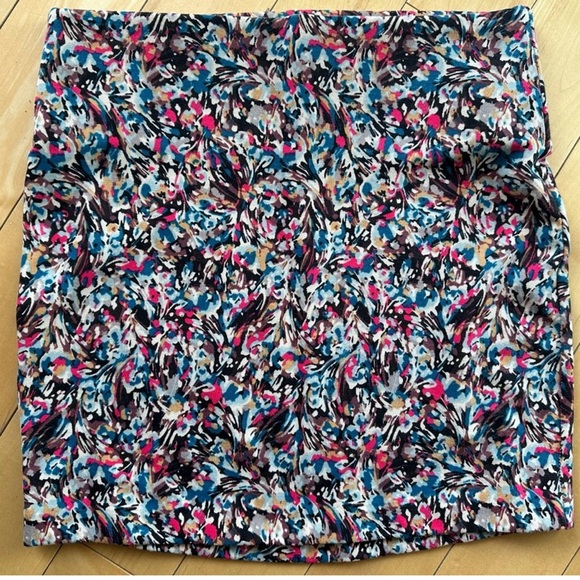 Three BCBGeneration Mini Skirts in size S - Picture 7 of 12